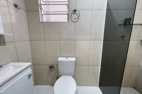 Banheiro de casa para alugar com 1 quarto, 47m² em Ferreira, São Paulo
