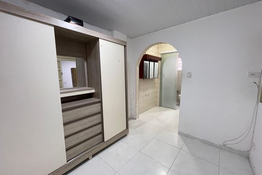 Quarto de casa para alugar com 1 quarto, 47m² em Ferreira, São Paulo