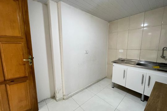 Sala/Cozinha de casa para alugar com 1 quarto, 47m² em Ferreira, São Paulo