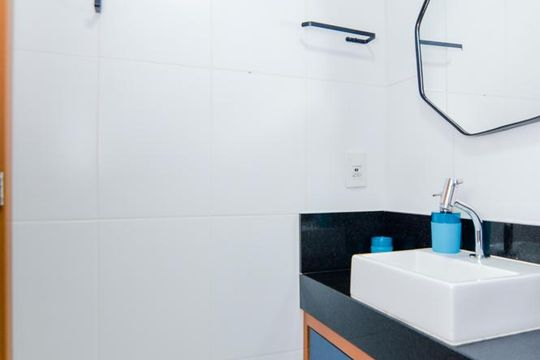 Banheiro de kitnet/studio para alugar com 1 quarto, 36m² em Centro, Guarulhos