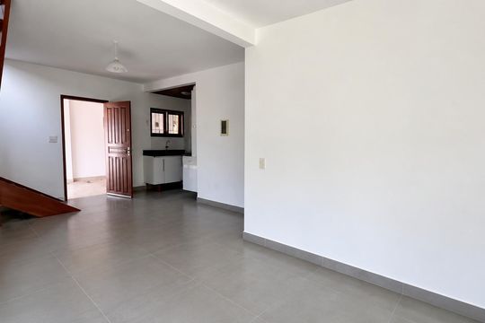 Sala de casa para alugar com 3 quartos, 211m² em Morro das Pedras, Florianópolis