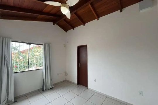 Quarto 2 de casa para alugar com 3 quartos, 211m² em Morro das Pedras, Florianópolis
