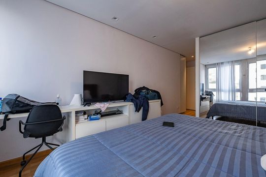 Suíte 1 de apartamento à venda com 3 quartos, 240m² em Jardim Europa, São Paulo
