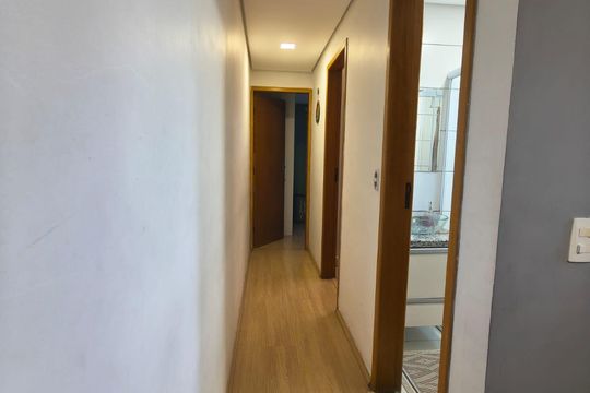 Corredor de apartamento à venda com 2 quartos, 94m² em Jardim do Estádio, Santo André