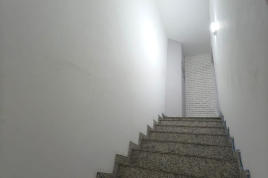 Escada de apartamento à venda com 2 quartos, 94m² em Jardim do Estádio, Santo André