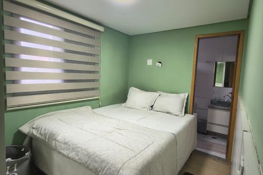 Quarto de apartamento à venda com 2 quartos, 94m² em Jardim do Estádio, Santo André