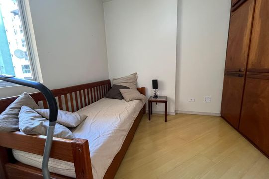 Quarto de apartamento à venda com 2 quartos, 77m² em Cristo Rei, Curitiba