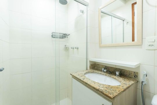 Banheiro de apartamento à venda com 2 quartos, 70m² em Vila Isabel, Rio de Janeiro