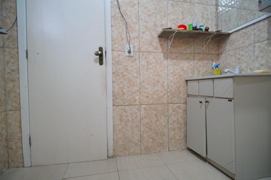 Banheiro 1 de casa à venda com 2 quartos, 77m² em Centro, Novo Hamburgo