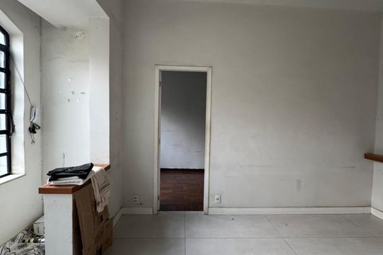 Sala de casa de condomínio à venda com 3 quartos, 90m² em São Francisco Xavier, Rio de Janeiro
