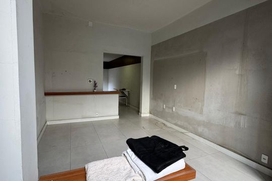 Sala de casa de condomínio à venda com 3 quartos, 90m² em São Francisco Xavier, Rio de Janeiro