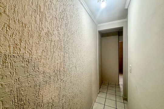 Corredor de apartamento para alugar com 2 quartos, 53m² em Jardim Gonzaga, São Paulo