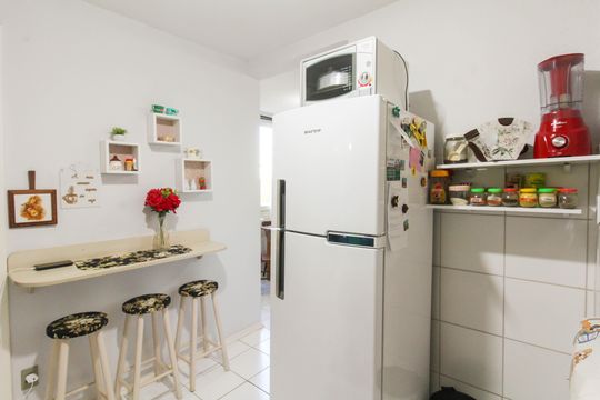 Cozinha de apartamento à venda com 2 quartos, 48m² em Mato Grande, Canoas