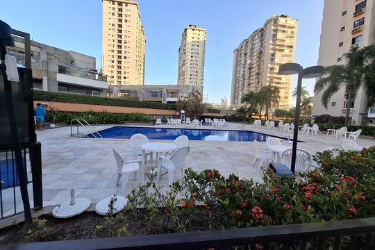Piscina de apartamento à venda com 3 quartos, 85m² em Barra da Tijuca, Rio de Janeiro