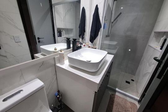 Banheiro de apartamento à venda com 3 quartos, 85m² em Barra da Tijuca, Rio de Janeiro