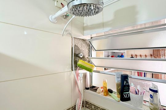 Banheiro  de apartamento à venda com 2 quartos, 50m² em Santo Amaro, São Paulo