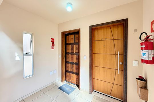 Hall Apartamento  de apartamento à venda com 2 quartos, 50m² em Santo Amaro, São Paulo