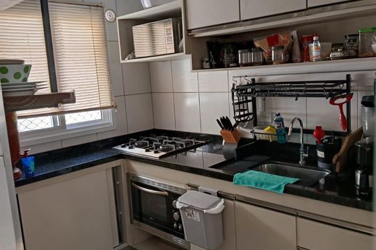 Cozinha de apartamento para alugar com 2 quartos, 95m² em Nova Gerti, São Caetano do Sul