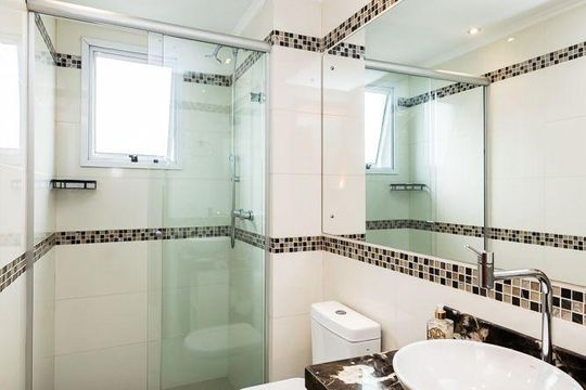 Banheiro de apartamento à venda com 3 quartos, 72m² em Jardim Carvalho, Porto Alegre