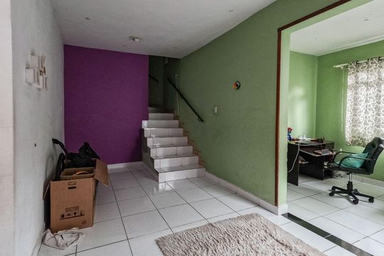 Casa à venda com 8 quartos, 960m² em Vila Bonilha, São Paulo
