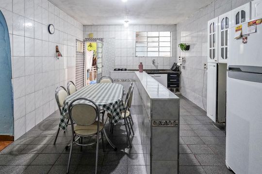 Casa à venda com 8 quartos, 960m² em Vila Bonilha, São Paulo