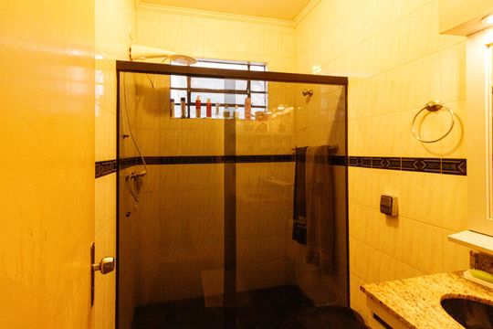 Banheiro de casa para alugar com 3 quartos, 187m² em Vila Gustavo, São Paulo