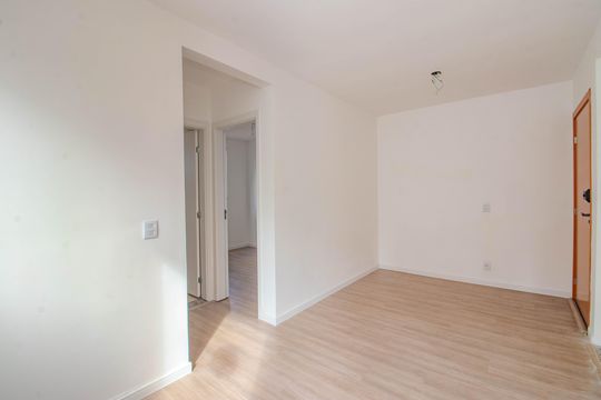 Sala de apartamento para alugar com 2 quartos, 48m² em Humaitá, Porto Alegre