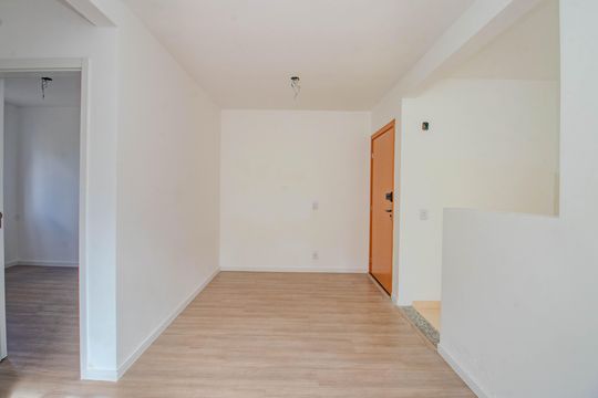 Sala de apartamento para alugar com 2 quartos, 48m² em Humaitá, Porto Alegre