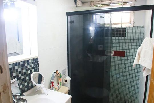 Banheiro de apartamento à venda com 2 quartos, 56m² em Taquara, Rio de Janeiro