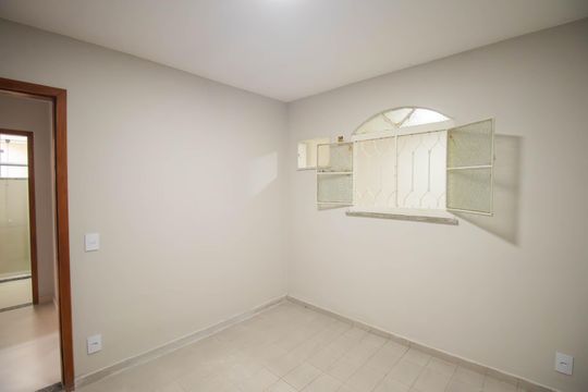 Quarto 1 de casa para alugar com 2 quartos, 53m² em Colubandê, São Gonçalo