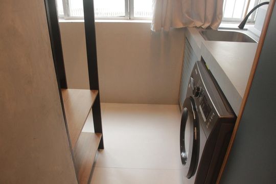 Cozinha e Área de Serviço de kitnet/studio para alugar com 1 quarto, 45m² em Ponta da Praia, Santos