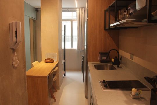 Cozinha e Área de Serviço de kitnet/studio para alugar com 1 quarto, 45m² em Ponta da Praia, Santos