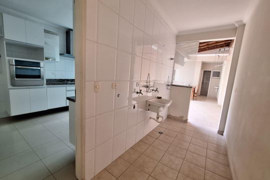 Área de Serviço de casa para alugar com 4 quartos, 212m² em Paraíso, Santo André