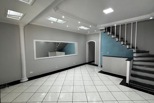Sala de casa para alugar com 2 quartos, 110m² em Parque Oratório, Santo André