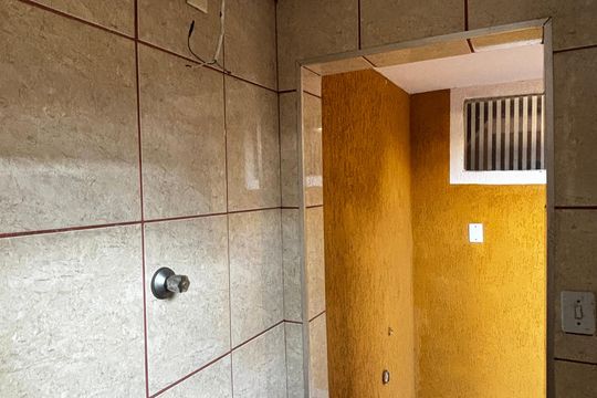 Quintal - Banheiro de casa para alugar com 2 quartos, 110m² em Parque Oratório, Santo André