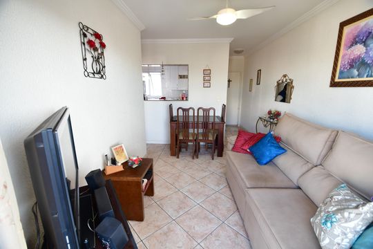 Sala de apartamento para alugar com 1 quarto, 63m² em Centro, Campinas