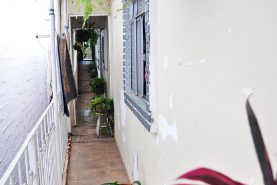 Detalhe - Corredor Externo de casa para alugar com 2 quartos, 180m² em Jardim Iris, São Paulo
