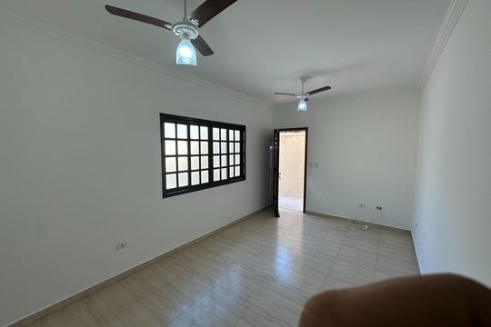 Sala de casa para alugar com 3 quartos, 150m² em Loteamento Villa Branca, Jacareí