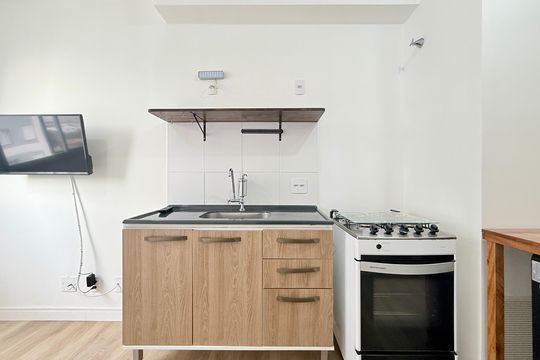 Cozinha  de apartamento para alugar com 1 quarto, 24m² em Santo Amaro, São Paulo
