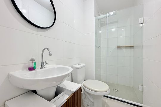 Banheiro  de apartamento para alugar com 1 quarto, 24m² em Santo Amaro, São Paulo