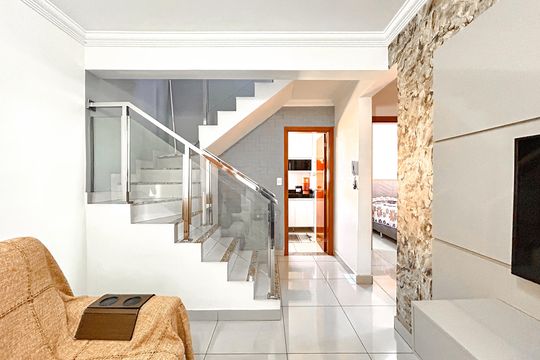 Apartamento à venda com 2 quartos, 105m² em Pedra Azul, Contagem