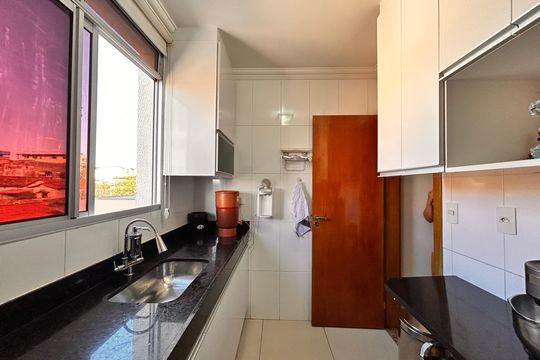Apartamento à venda com 2 quartos, 105m² em Pedra Azul, Contagem