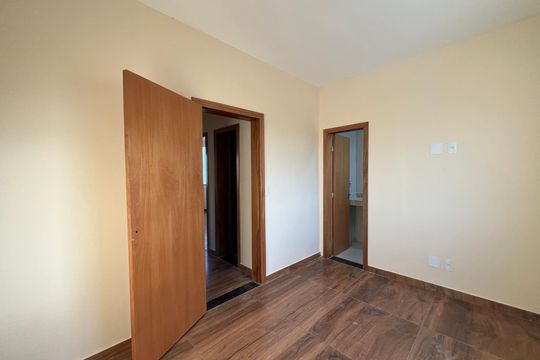 Casa à venda com 3 quartos, 130m² em Copacabana, Belo Horizonte