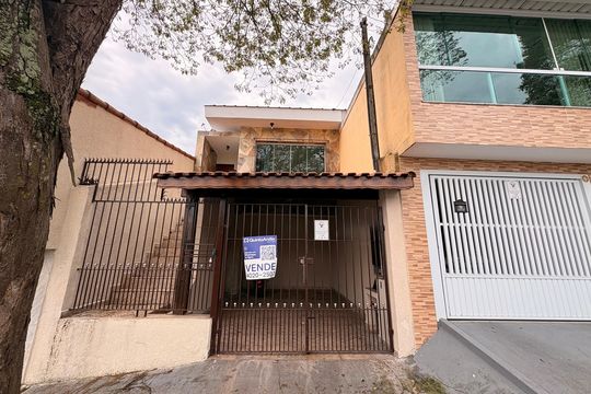 Fachada plaquinha TZWM-962 de casa à venda com 2 quartos, 125m² em Jardim Santo André, Santo André