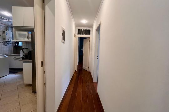 Corredor  de apartamento para alugar com 2 quartos, 104m² em Jardim Botânico, Rio de Janeiro