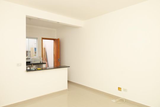Sala de casa de condomínio para alugar com 2 quartos, 70m² em Jardim Lucinda, São Paulo