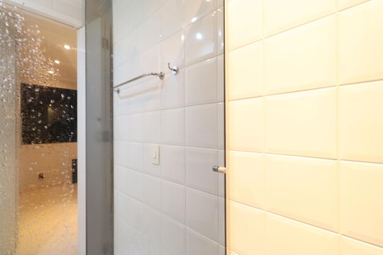Banheiro da Suíte 1 de apartamento à venda com 2 quartos, 68m² em Pompeia, São Paulo