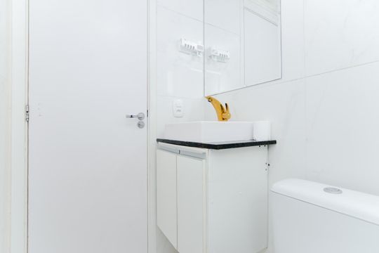 Banheiro  de apartamento para alugar com 2 quartos, 45m² em Jardim Ansalca, Guarulhos