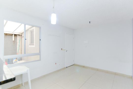 Sala de apartamento para alugar com 2 quartos, 45m² em Jardim Ansalca, Guarulhos