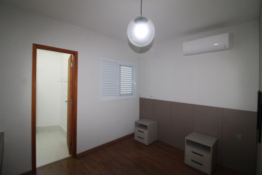 Quarto 2 de casa à venda com 2 quartos, 120m² em Parque Sao Domingos, São Paulo